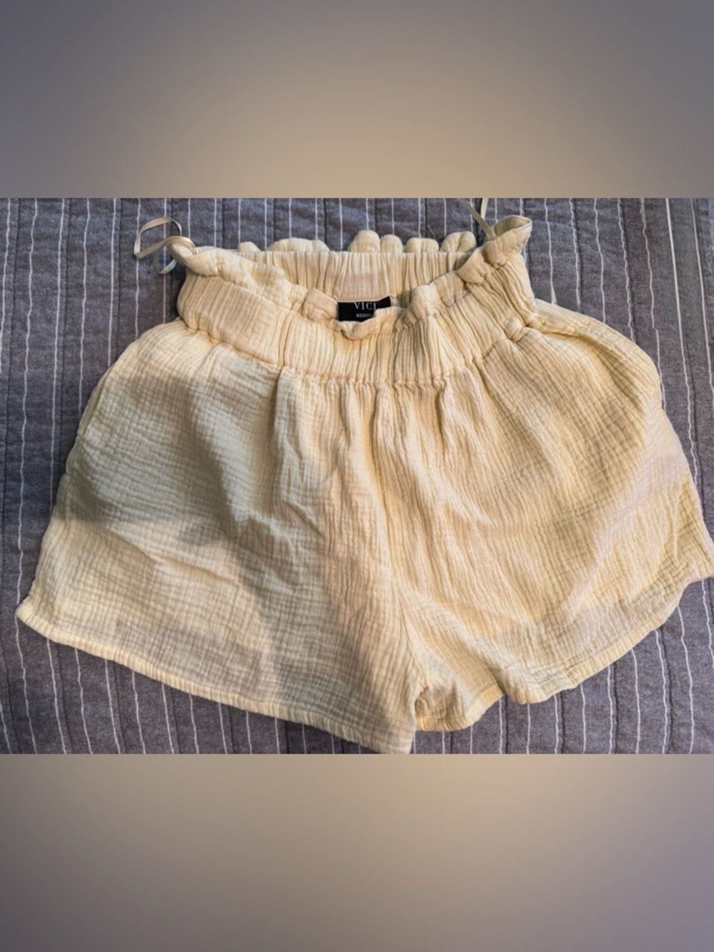 VICI butter yellow, cotton gauze Textured shorts